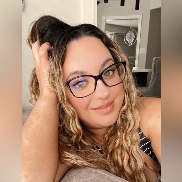 Meet your Posher, Katherine - Picture 1 of 1